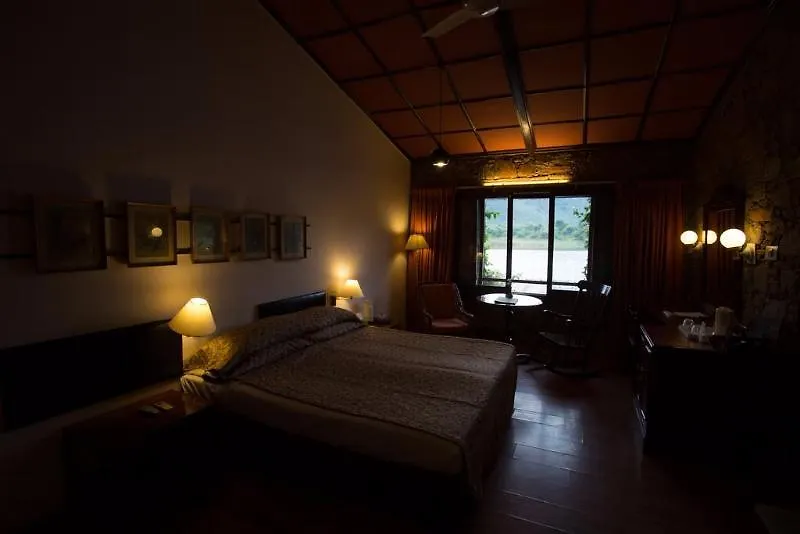 Shikarbadi Hotel - By The Lake Heritage By Hrh Group Of Hotels Udajpur